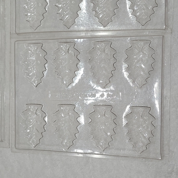 6 Plastic Christmas Tree Chocolate Molds!! - Picture 4 of 10